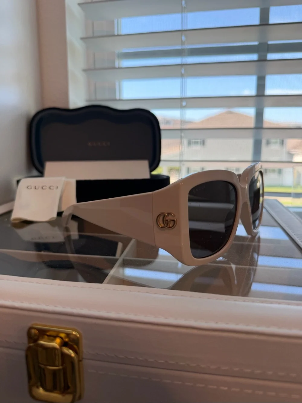 AUTHENTIC Gucci Women's Oversized Square Sunglasses in Ivory